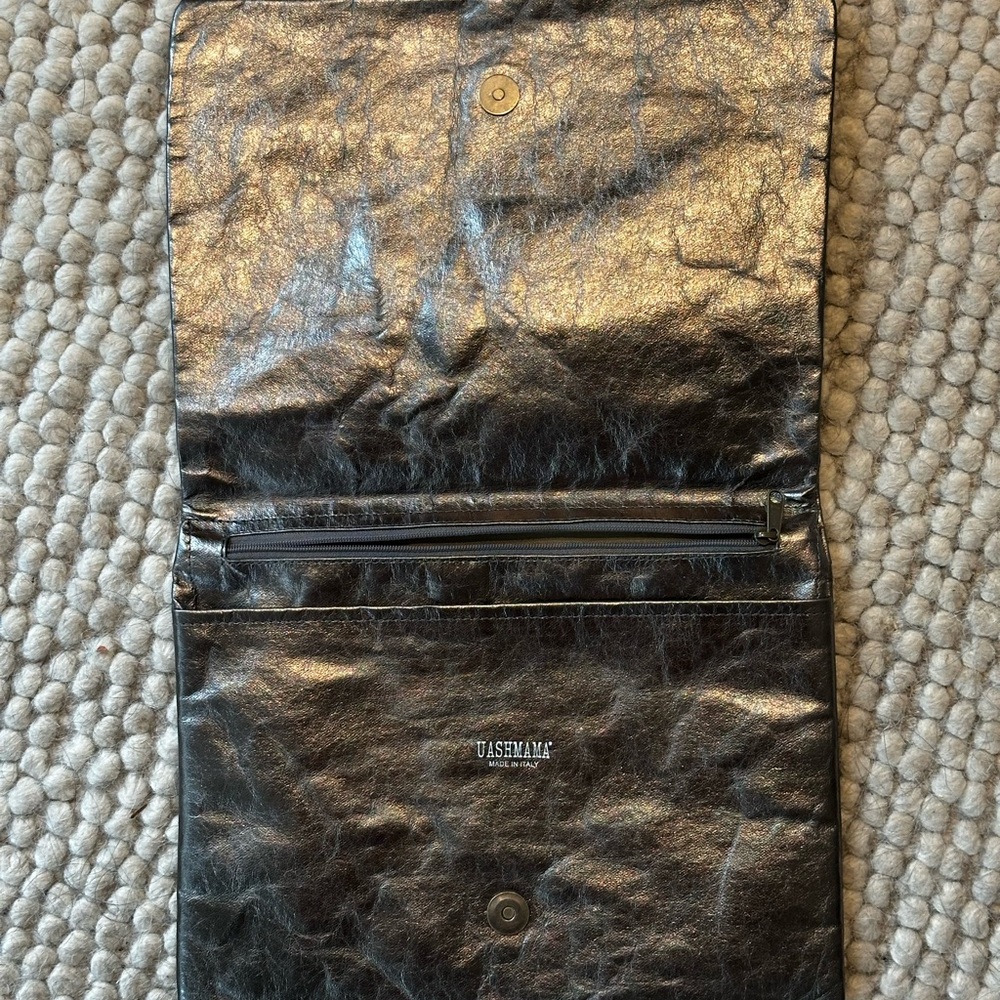 Uashamama Metallic Olive Clutch - Picture 4 of 6